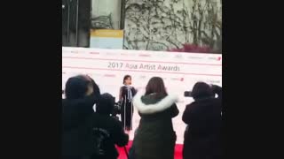 دو روز پیش فن کم فرش قرمز یونا در جشنواره AAA 2017 توضیحاتو حتما بخونین