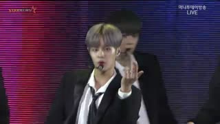 اجرا Burn It Up و Energetic از Wanna One در Asia Artist Awards 2017