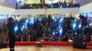 پرتاب چادر به آسمان، در جشن فارغ‌التحصیلی دختران در یزد