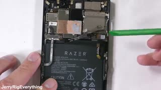 کالبد شکافی گوشی گیمینگ Razer Phone