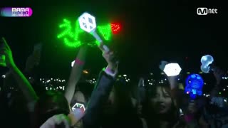 اجرا Stay With Me از Soyou و Chanyeol عضو EXO در MAMA 2017