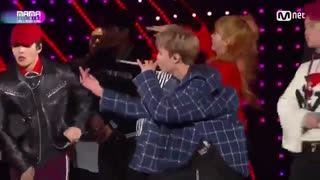 MAMA 2017 kpop اجرای مشترک فوق العاده: Jackson got7 -dynamic Duo -Mark -jooheun,...