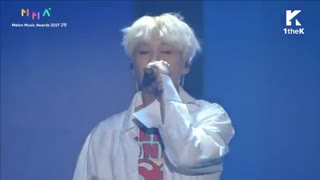 اجرا Intro و DNA و You Never Walk Alone و Spring Day از BTS در Melon Music Awards 2017 - پیشنهادی