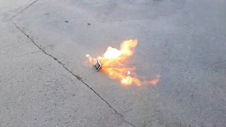 لحظه انفجار باتری گوشی گلکسی S7 edge سامسونگ اسمارت بُمب دستی میلیونی