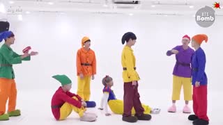 پشت صحنه تمرین رقص go go از bts**+ت مهم