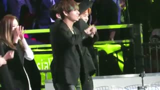 【FANCAM】 EXO - Drop That (With BTS reaction)