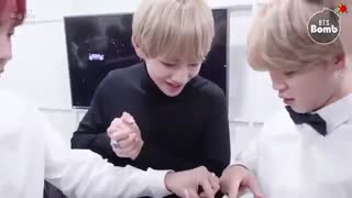 Taehyung ♥ BANGTAN BOMB ♥ سورپرایز کردن تهیونگ برای تولدش BTS * جدید