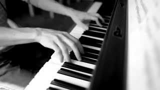 موسیقی آرام  بخش پیانو از Ludovico Einaudi  ـ  Nuvole Bianche