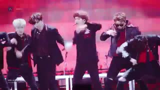 زوم دوربین رو عشقم تهیونگ تو اجرای Mic drop ^^