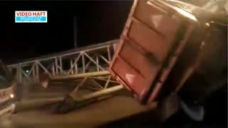 تصاویر جدید از حادثه سقوط پل عابر پیاده در پاکدشت