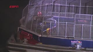 پرش از سکو توسط خودروی رالی