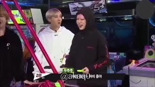 صحنه های خنده دار اکسو در دبی