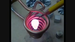 ذوب کردن فلز با کمک الکترومگنت
