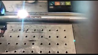 حکاکی لیزری قطعات استوانه ای با روتاری