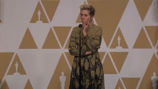 مصاحبه پشت صحنه اسکار 2018 با بهترین بازیگر مرد ، زن ، نقش مکمل و کارگردان