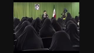 رهبرانقلاب: باید کاری کنیم که بچه‌ها دست مادر را حتما ببوسند