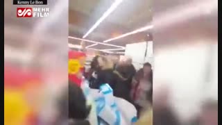 وقتی شکلات نوتلا در فرانسه تخفیف می زند.  واقعا اگر مجانی می داد چه می شد!!