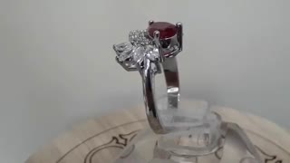 انگشتر جواهر با نگین های سواروسکی