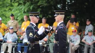 اسلحه چک کردن های قبل تو همه سو تفاهم بود