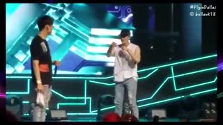 FUNNY_K_POP_IDOL_STAGE_MOMENTS