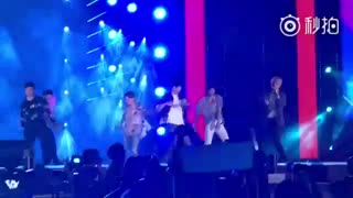 آهنگ power full از exo در (lotte family concert)