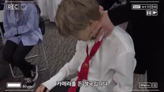 مثل اینکه باید گزارش تک تک کارای جیمین رو از زبون کوکی بشنویم خخ JiKooK