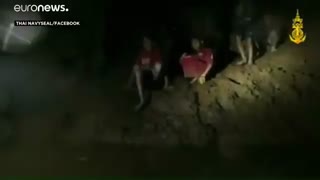 لحظه رسیدن غواصان به نوجوانان تایلندی در غار؛ اولین حرفهای آنها چه بود؟