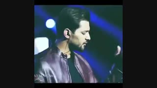 یه لحظه نگام کن