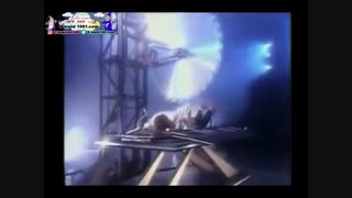 شعبده بازی نصف کردن بدن با اره برقی توسط دیویدکاپرفیلد