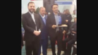 دریافت تندیس و لوح از نمایشگاه املاک و مستغلات 1395