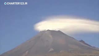 تصویری از شکل‌گیری ابرهای عدسی بر فراز کوه آتشفشانی مکزیک