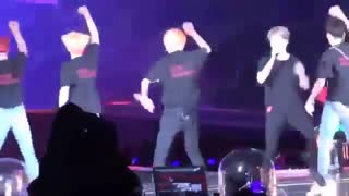 ری اکشن جین وشوگا وقتی که تهیونگ رقص Anpanman را یادش میره - bts