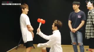 پسرا باید روی چند تا از آهنگ ها سریع برقصن هر کیم اشتباه کرد کتک میخوره :)  TEEN TOP ON AIR