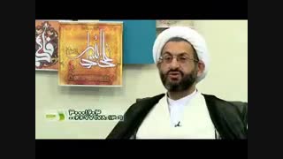 استاد : در نماز جماعت ذکر های نماز رو آهسته بخوانید تا برای دیگران مزاحمت ایجاد نکند