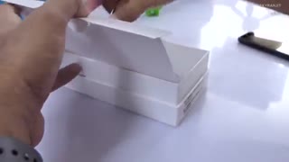 بازکردن بسته بندی گوشی سامسونگ J8