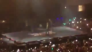 exoدر music bank برلین(دوروز پیش)