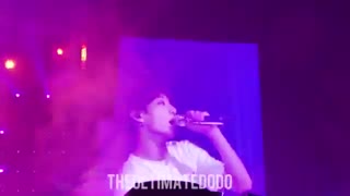 اینم اجرای سو وات همونی که سیکس پک جیمین رو نشون میده