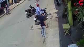 در 100  ثانیه اتفاق افتاد / دزد بد شانس به سزای اعمالش رسید