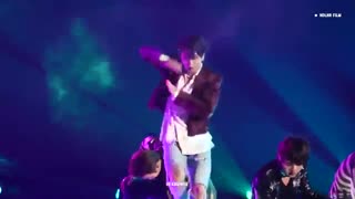 bts jungkook fake love fancam  فن کم اجرای  fake love  زوم روی جونگ کوک
