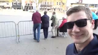 فقط بخند و لایک کن