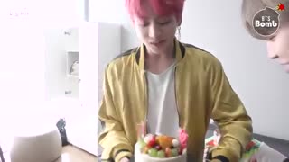 Jungkook ♥ BANGTAN BOMB ♥ سورپرایز کردن کوکی برای تولدش BTS * جدید