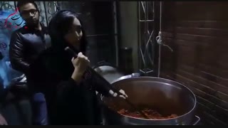 مراسم نذری محمدرضا گلزار در روز اربعین با حضور هنرمندان و ورزشکاران